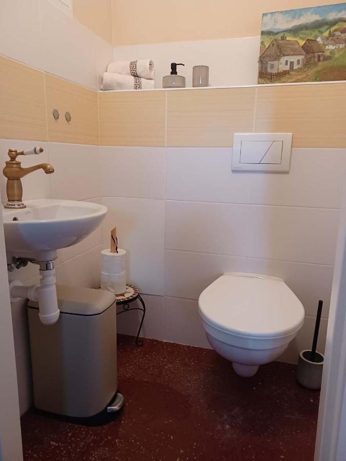Ubytovani V Soukromi Na Sadove 906 - Valtice Exteriér fotografie